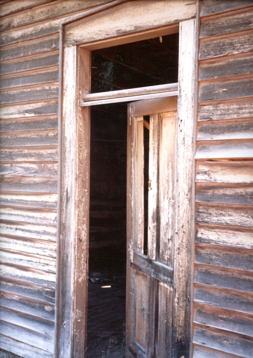 Montana Ghost Towns: Photography of Denes G. Istvanffy - Western ...